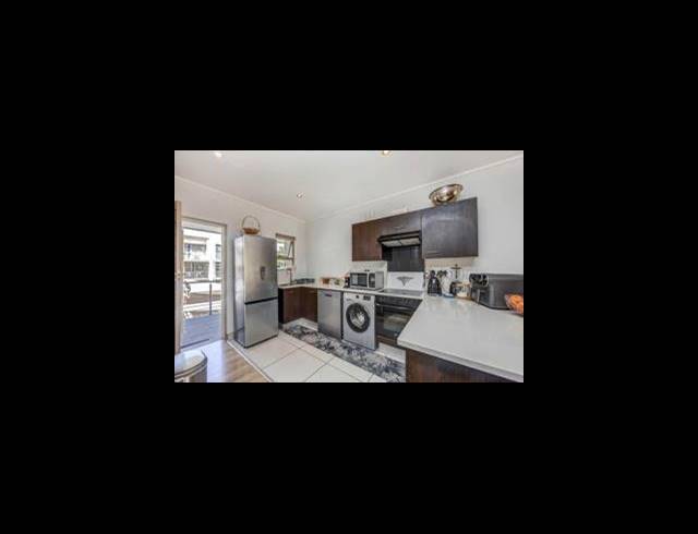 2 BEDROOM COMPLEX FOR SALE IN SANDTON CENTRAL
